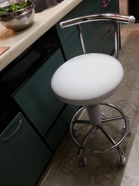 キッチンの椅子